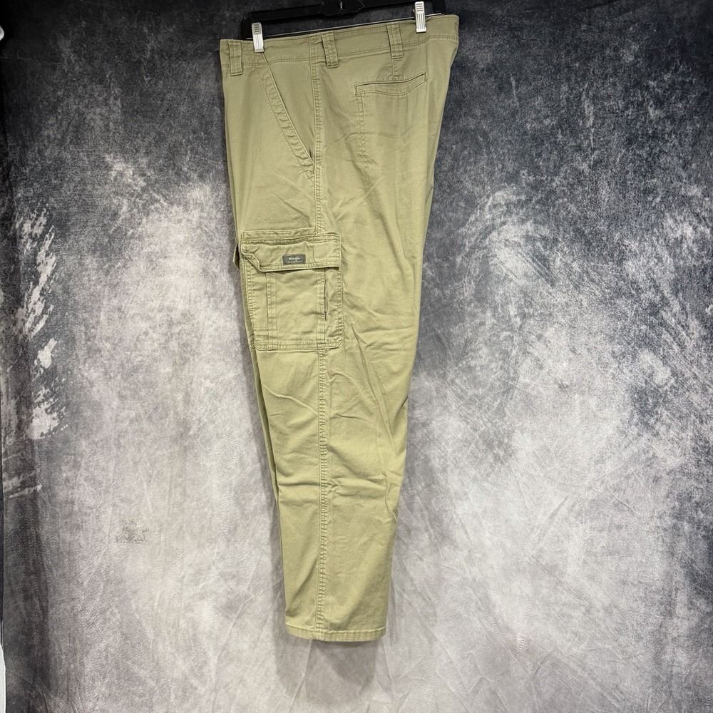 Wrangler Cargo Pants Mens 42x30 Relaxed Fit Khaki Tan Utility Outdoor Work